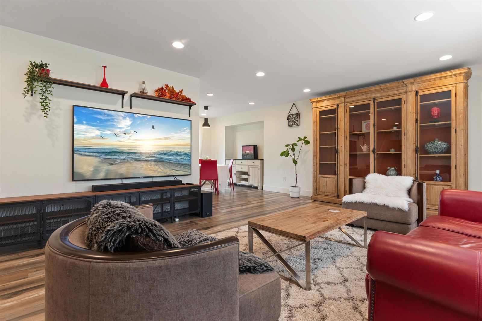 Listing Image 9