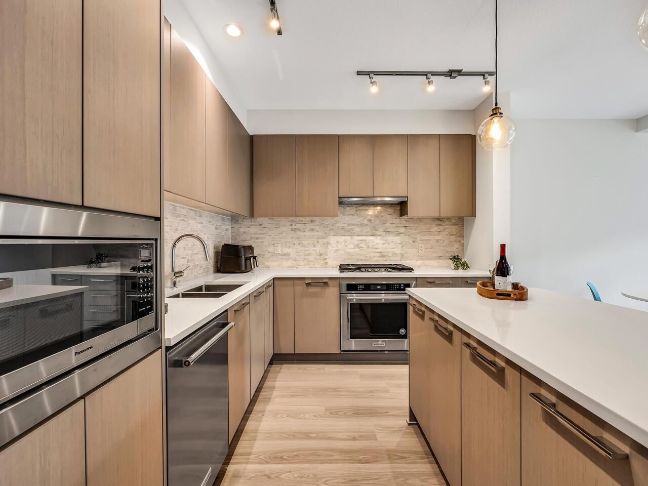 Listing Image 13
