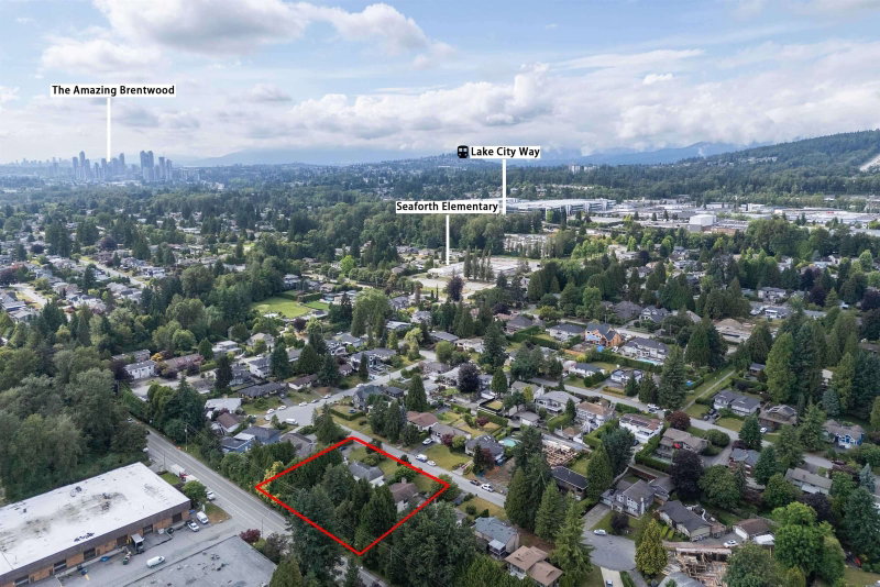 3869 Winlake Crescent