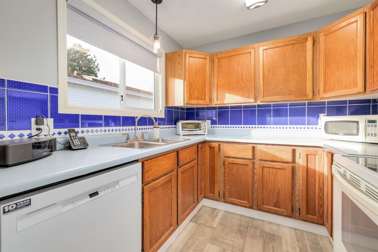 Listing Image 12