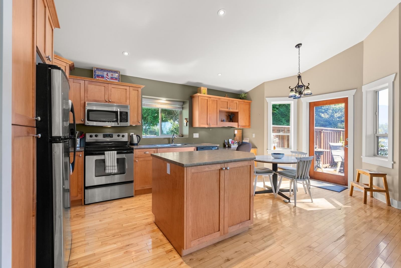 Listing Image 14