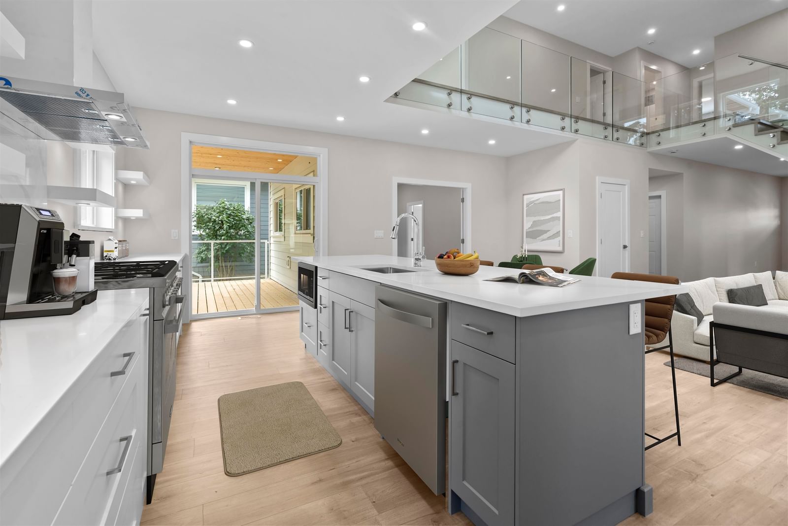 Listing Image 10