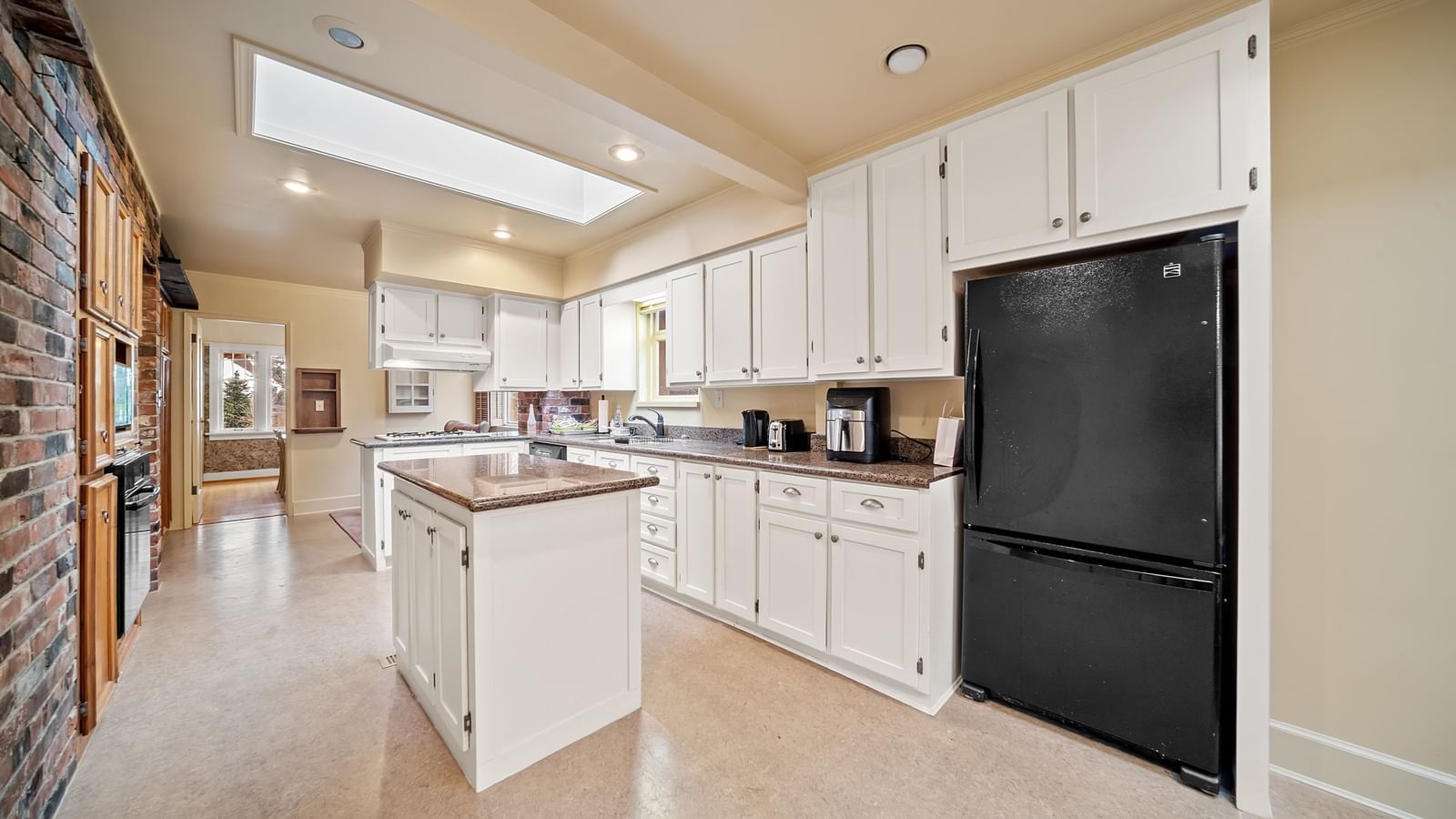 Listing Image 14