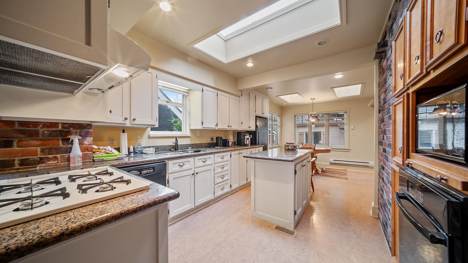 Listing Image 17