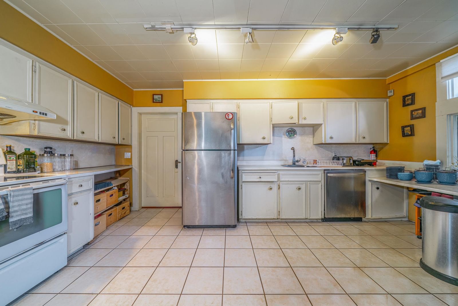 Listing Image 13
