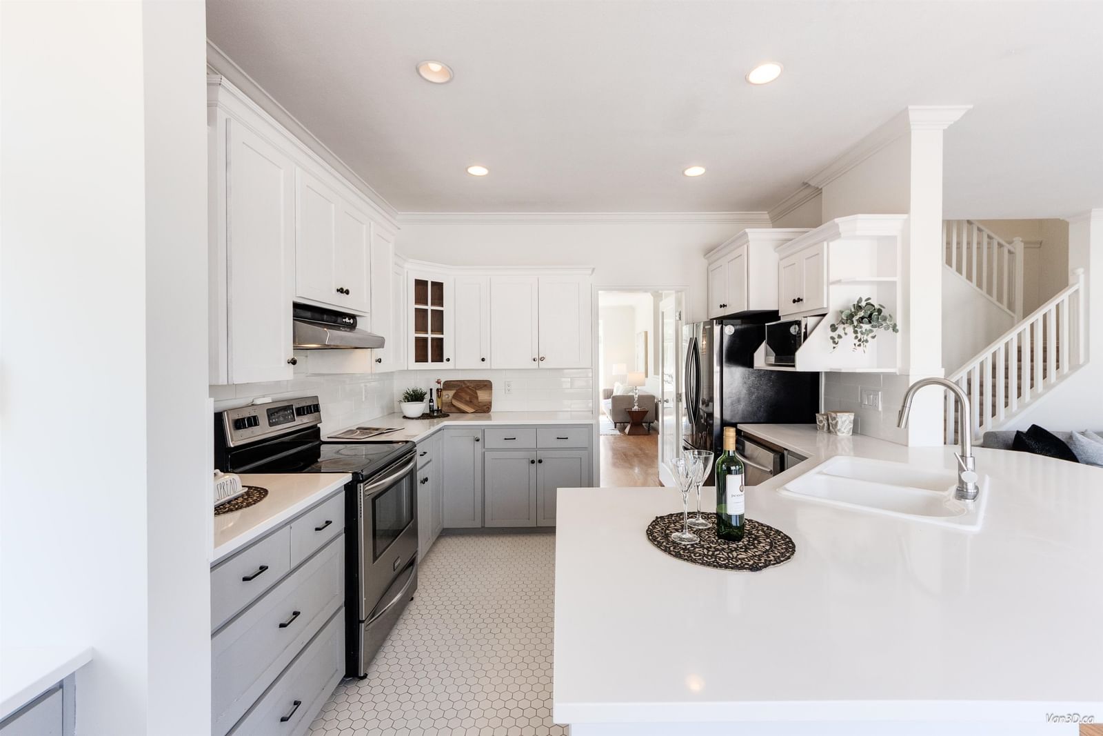 Listing Image 10