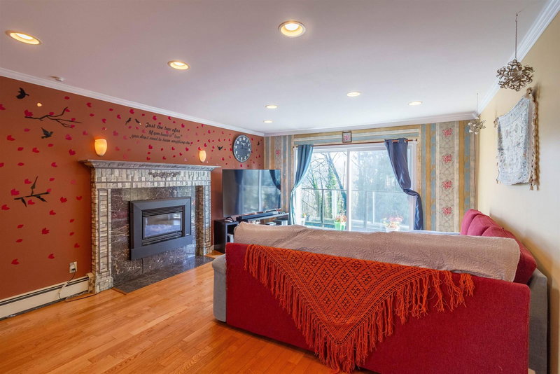 111 Fell Avenue, Burnaby, V5B 1L3 | Image 2