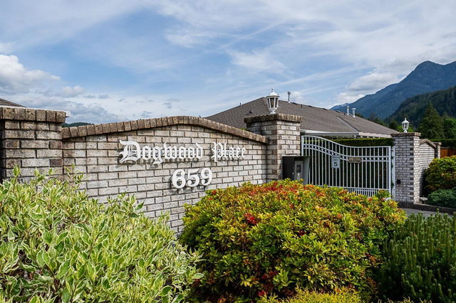 6 - 659 Douglas Street