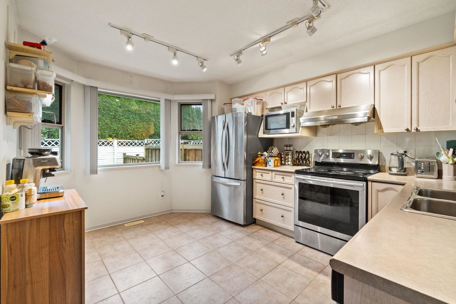 Listing Image 9
