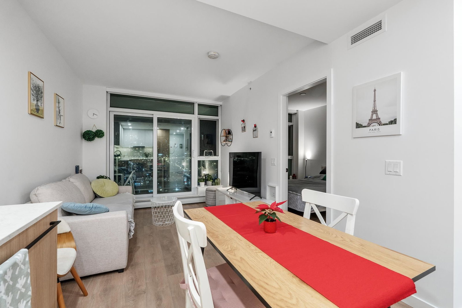 Listing Image 6