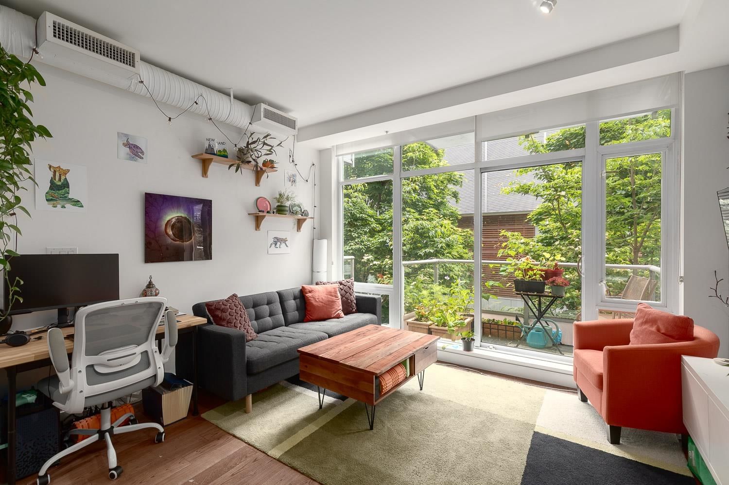 Listing Image 10