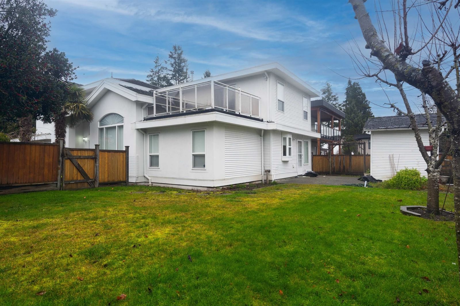 Listing Image 4