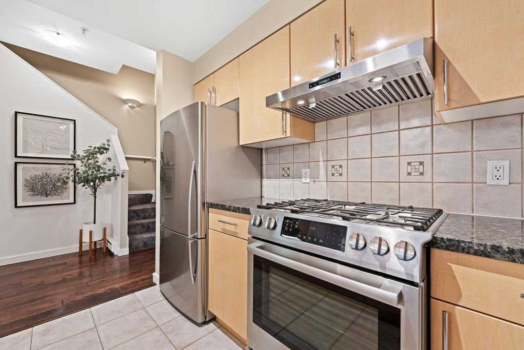 Listing Image 19
