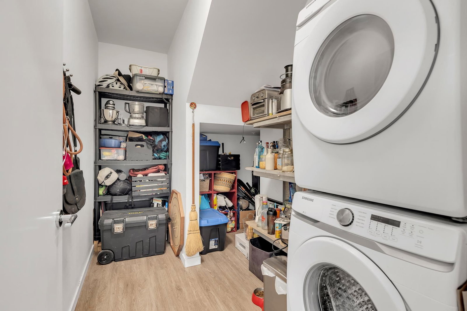 Listing Image 17