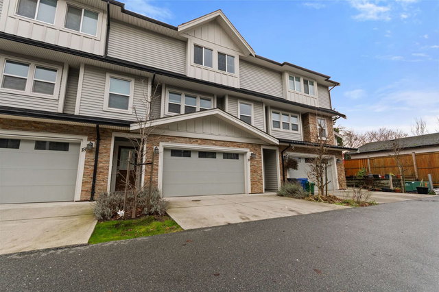 19 - 45455 Spadina Avenue