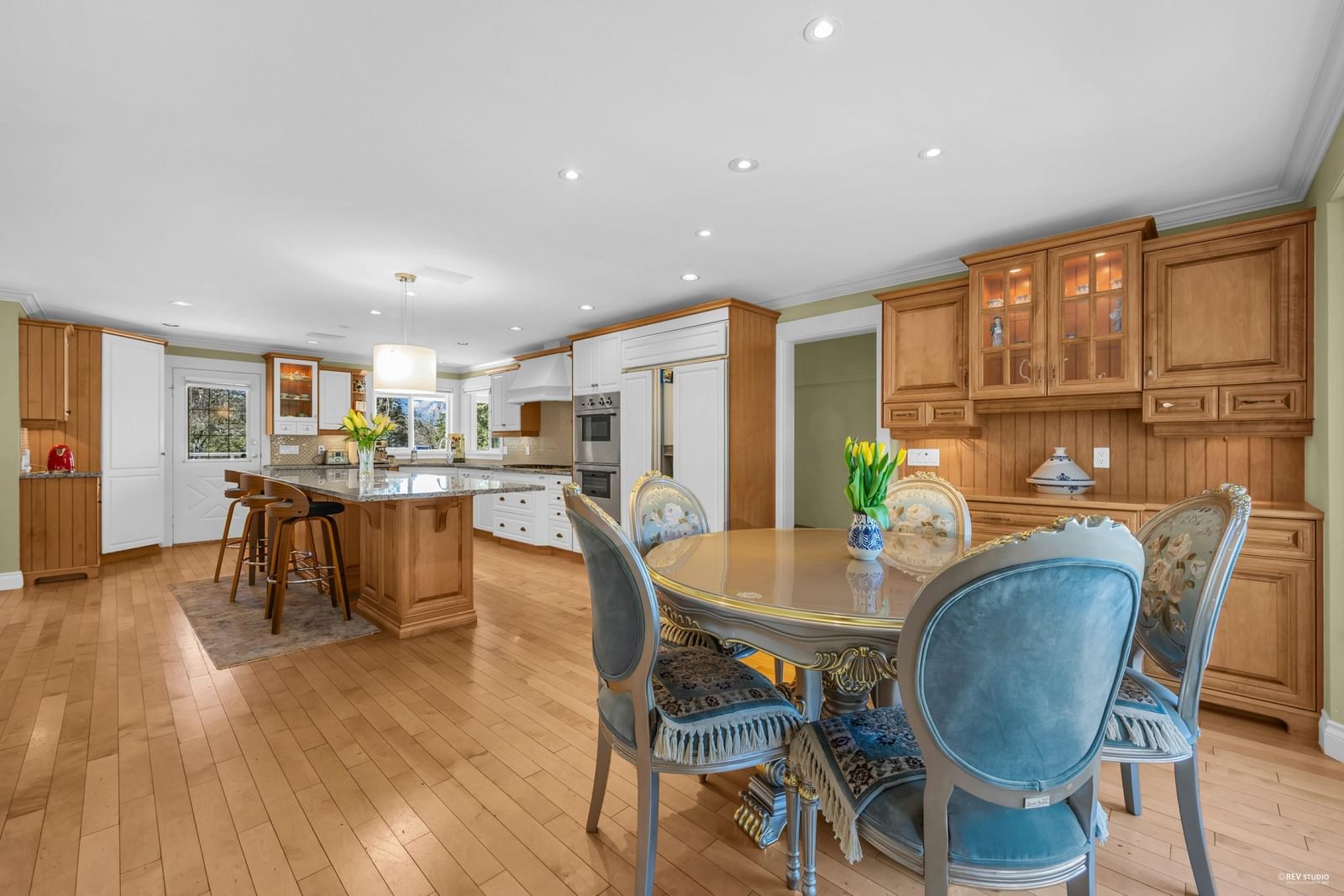 Listing Image 11