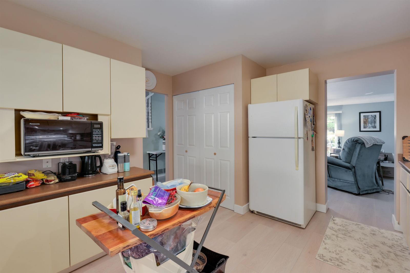 Listing Image 6