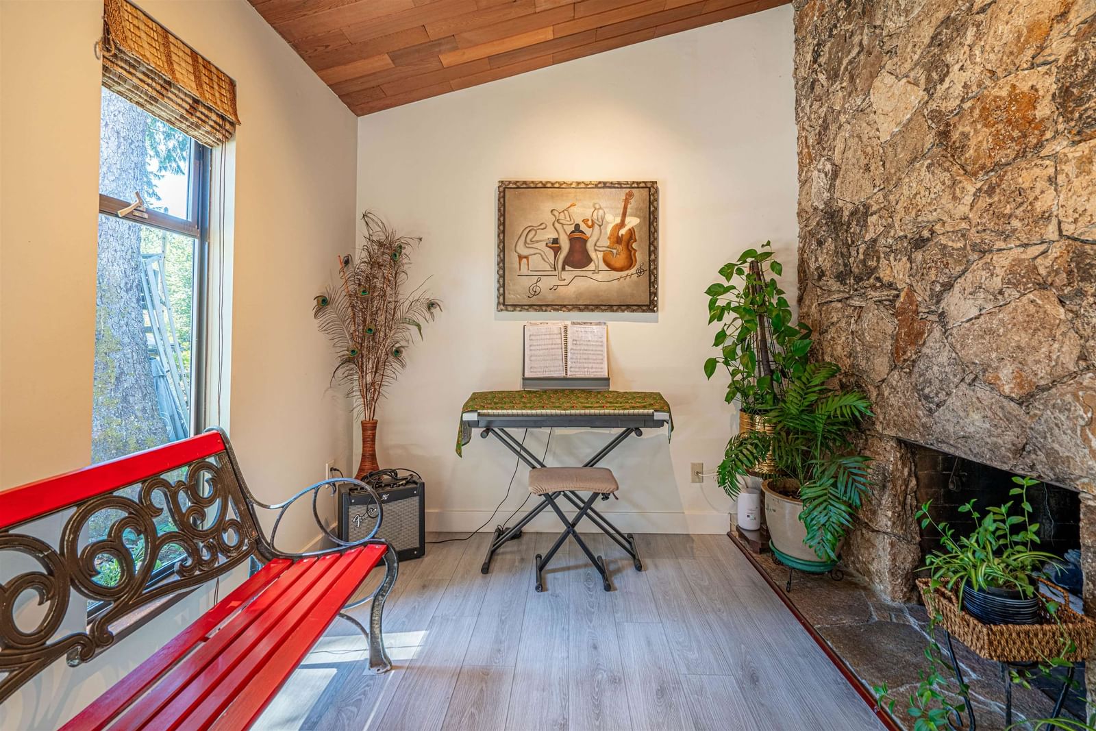 Listing Image 11