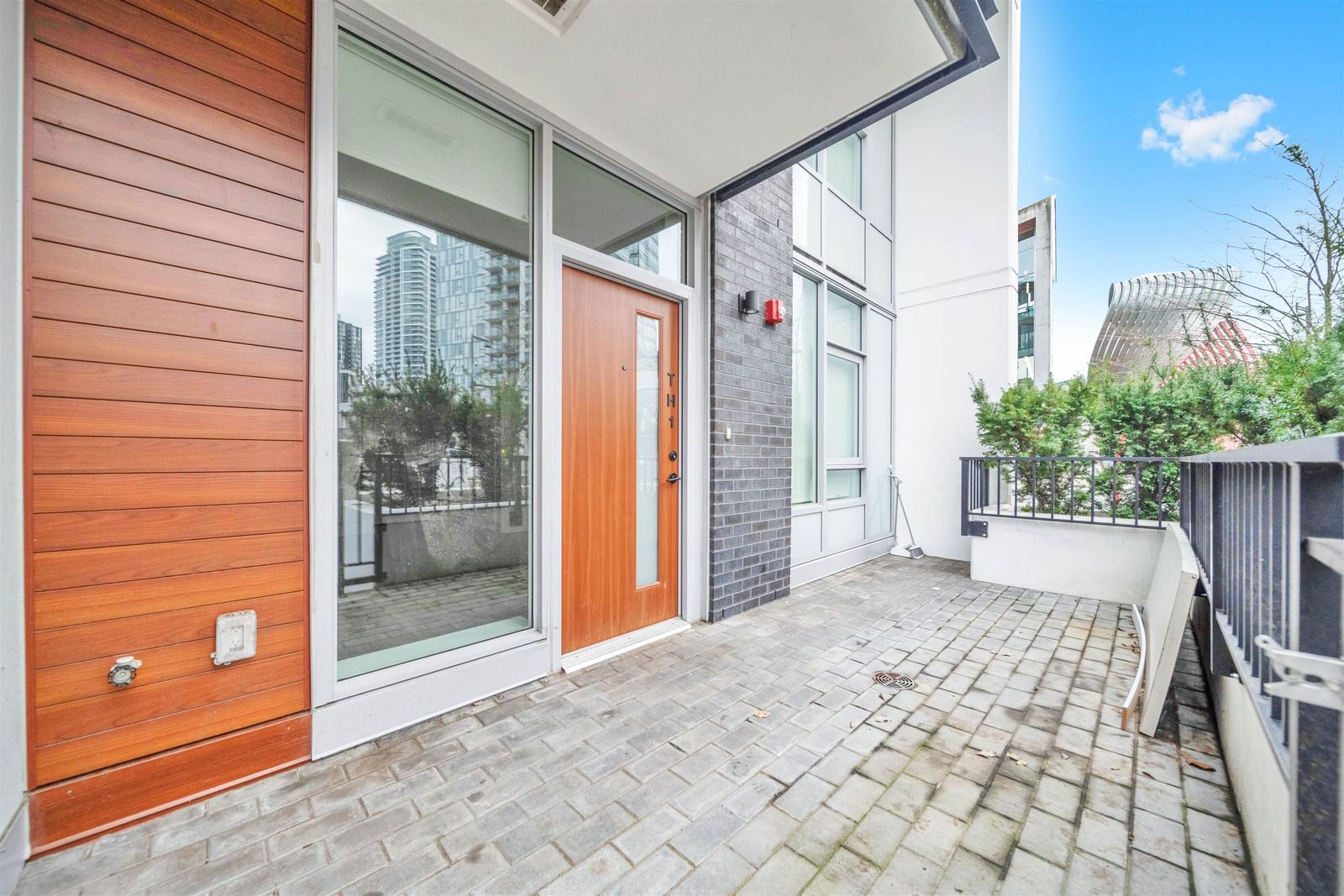 Listing Image 19