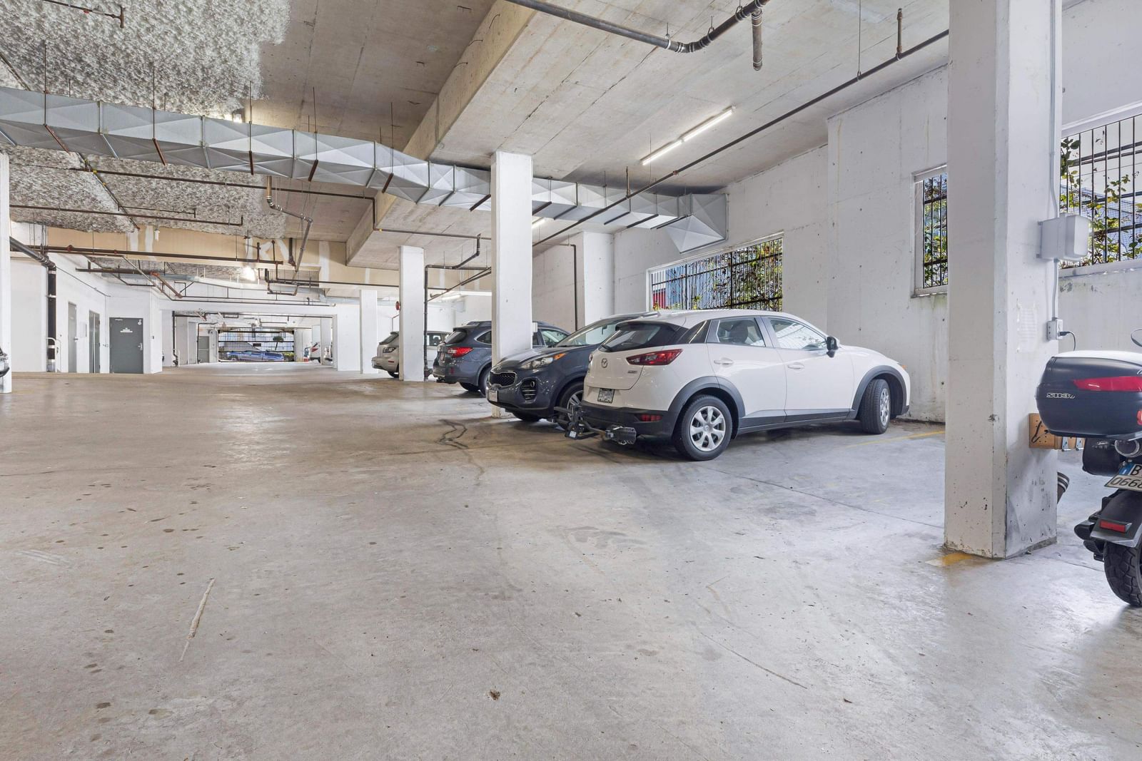 Listing Image 23