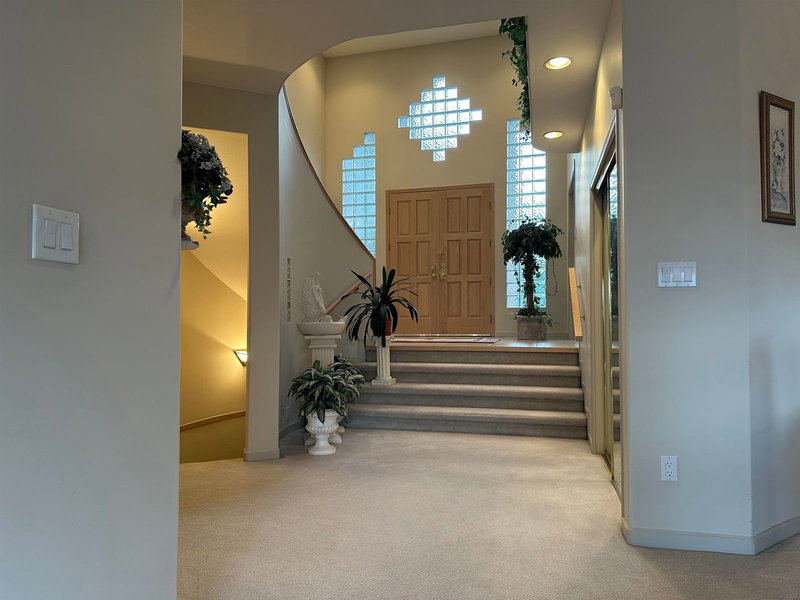 2777 Nadina Drive, Coquitlam, V3C 6A5 | Image 3