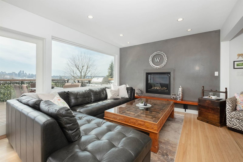 1095 Keith Road, North Vancouver, V7P 1Y6 | Image 3