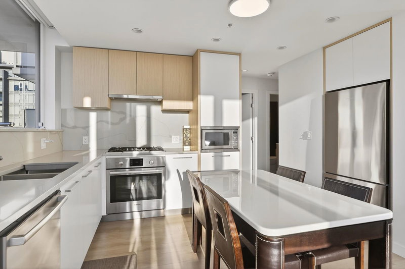 1609 - 567 Clarke Road, Coquitlam, V3J 0K7 | Image 2