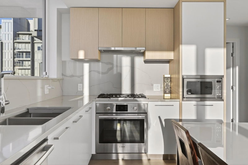 1609 - 567 Clarke Road, Coquitlam, V3J 0K7 | Image 3