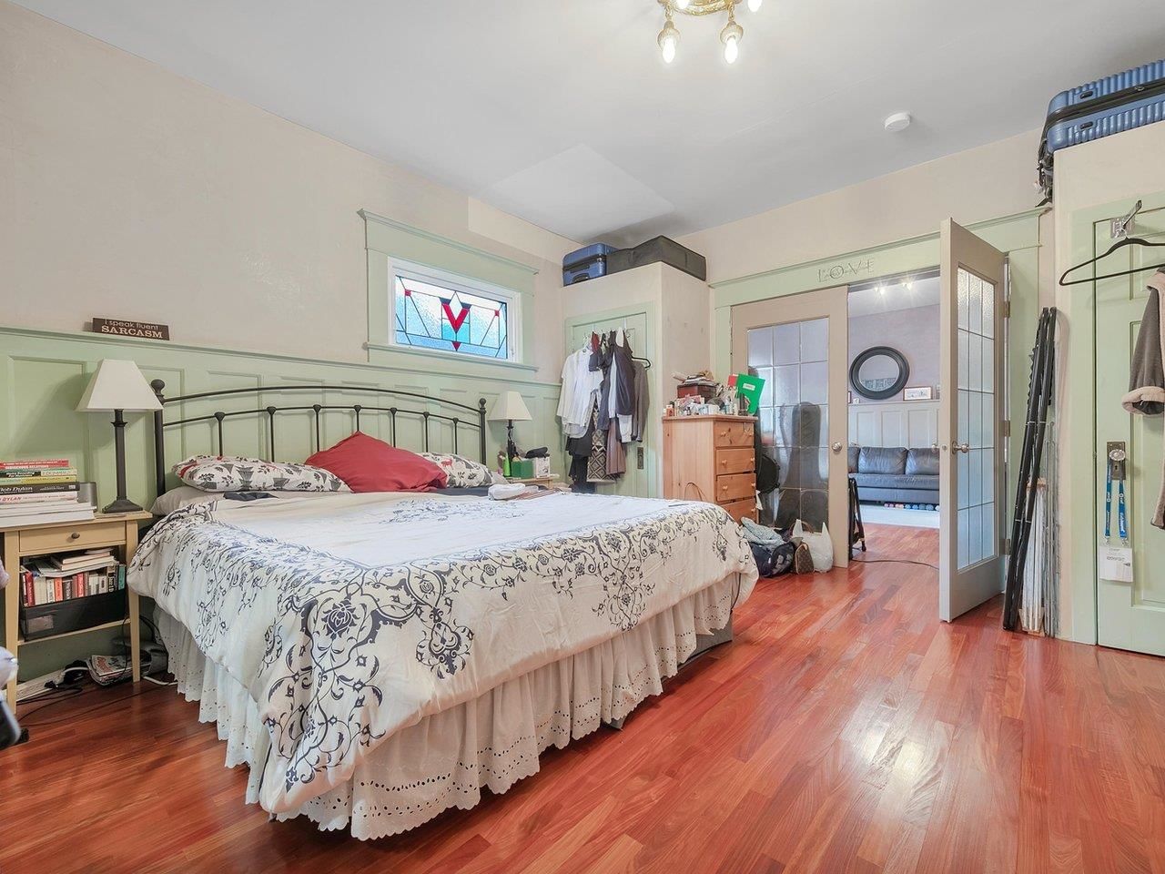 Listing Image 11