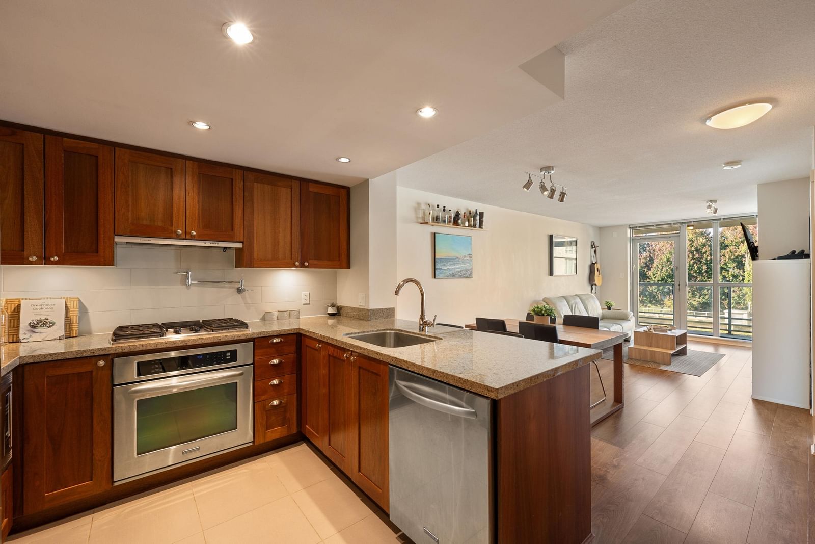 Listing Image 1
