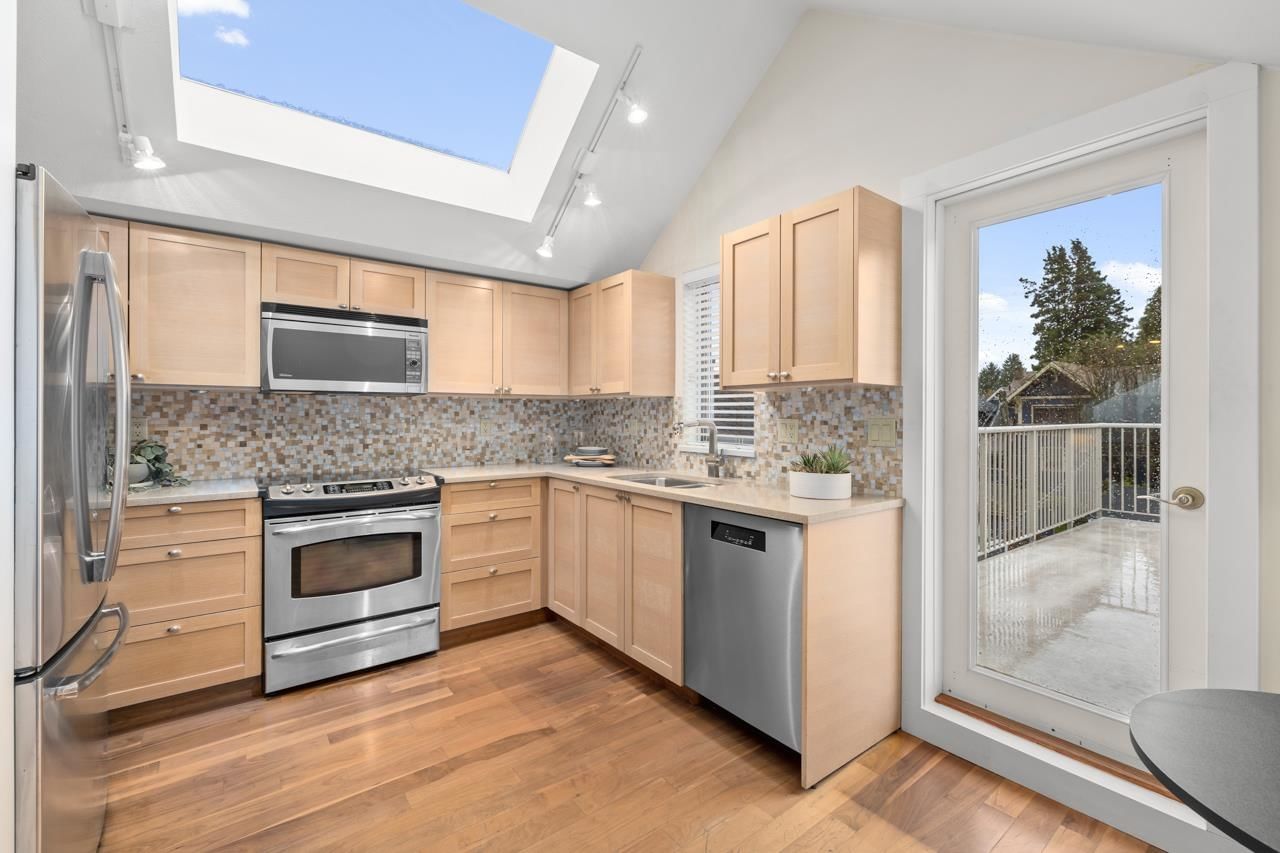 Listing Image 12