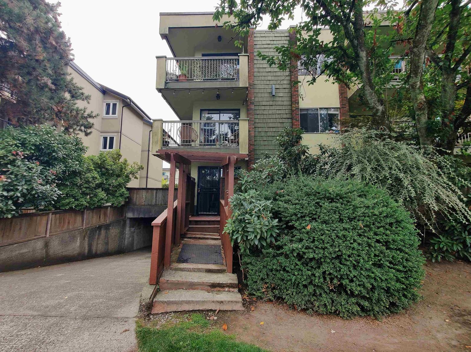 Listing Image 11