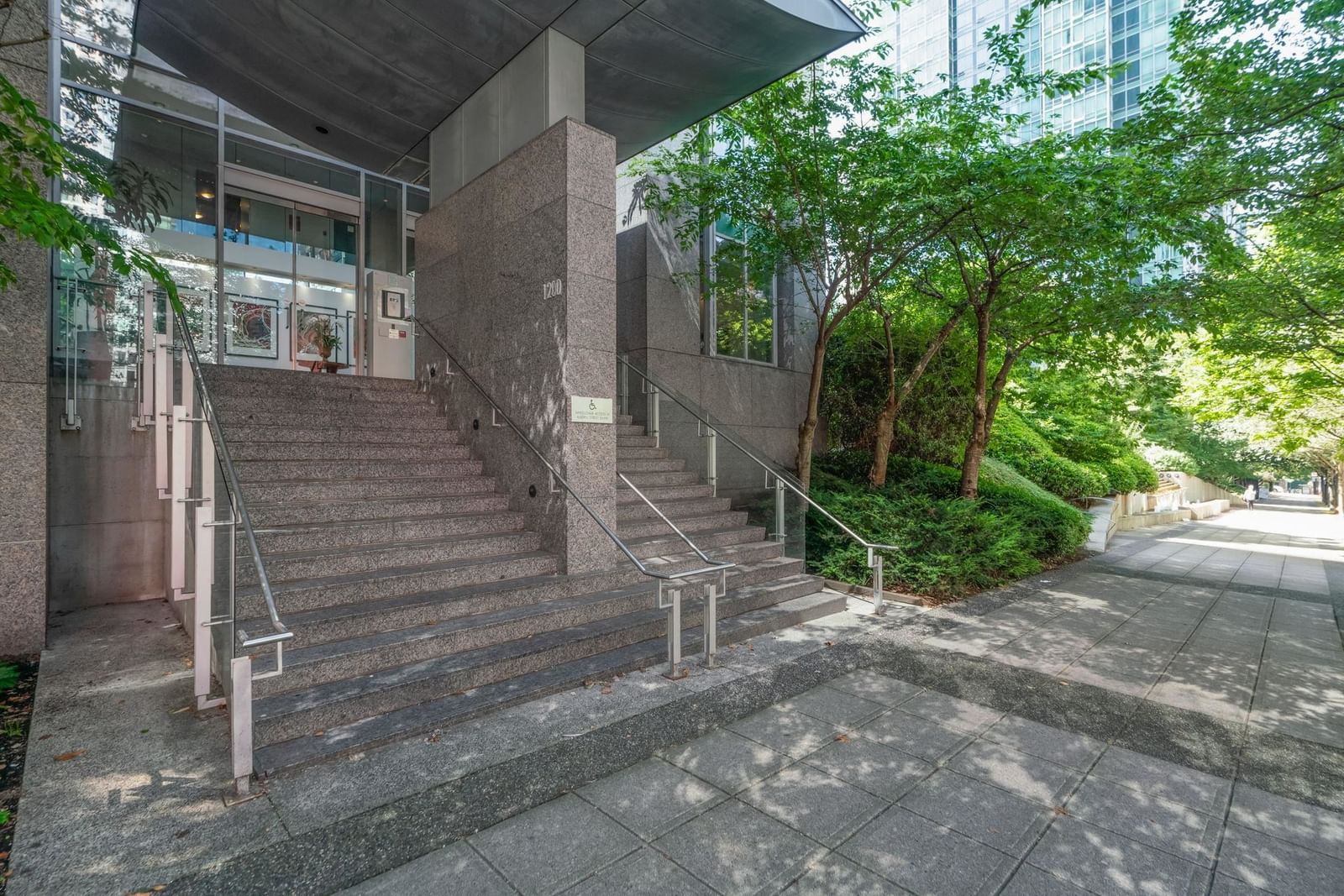 Listing Image 17