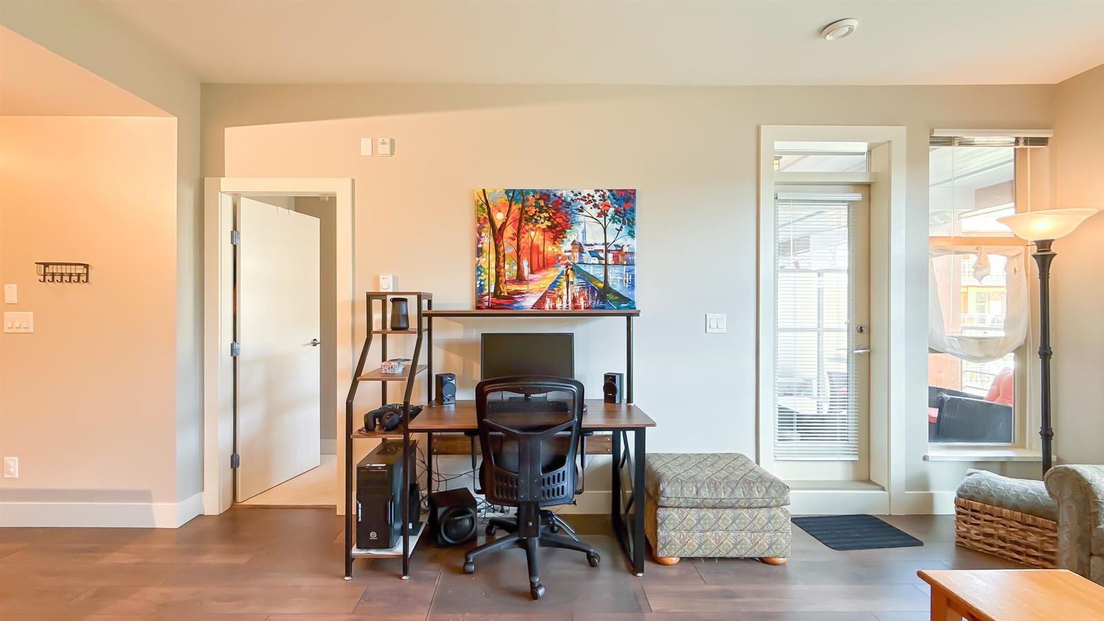 Listing Image 9