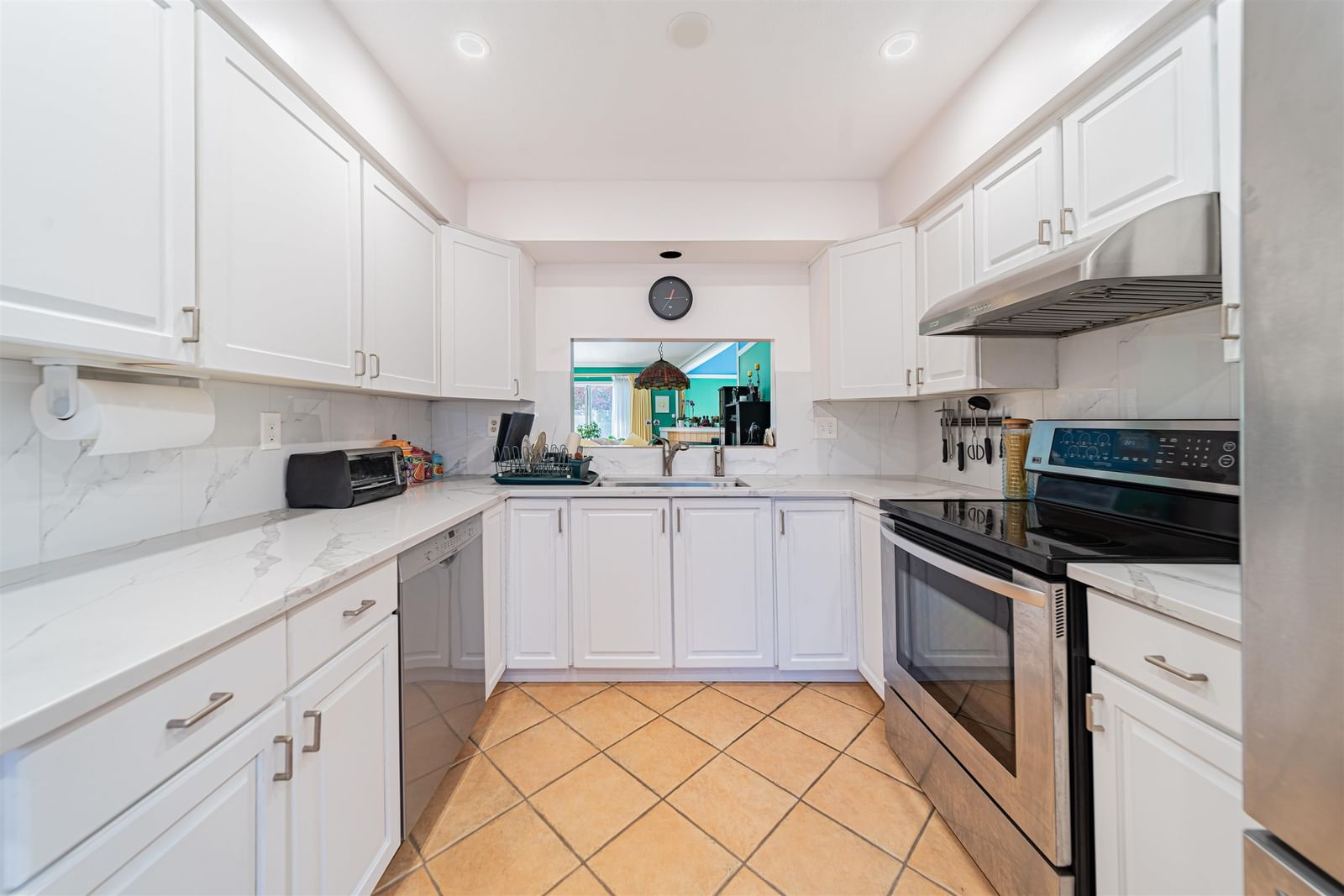 Listing Image 8