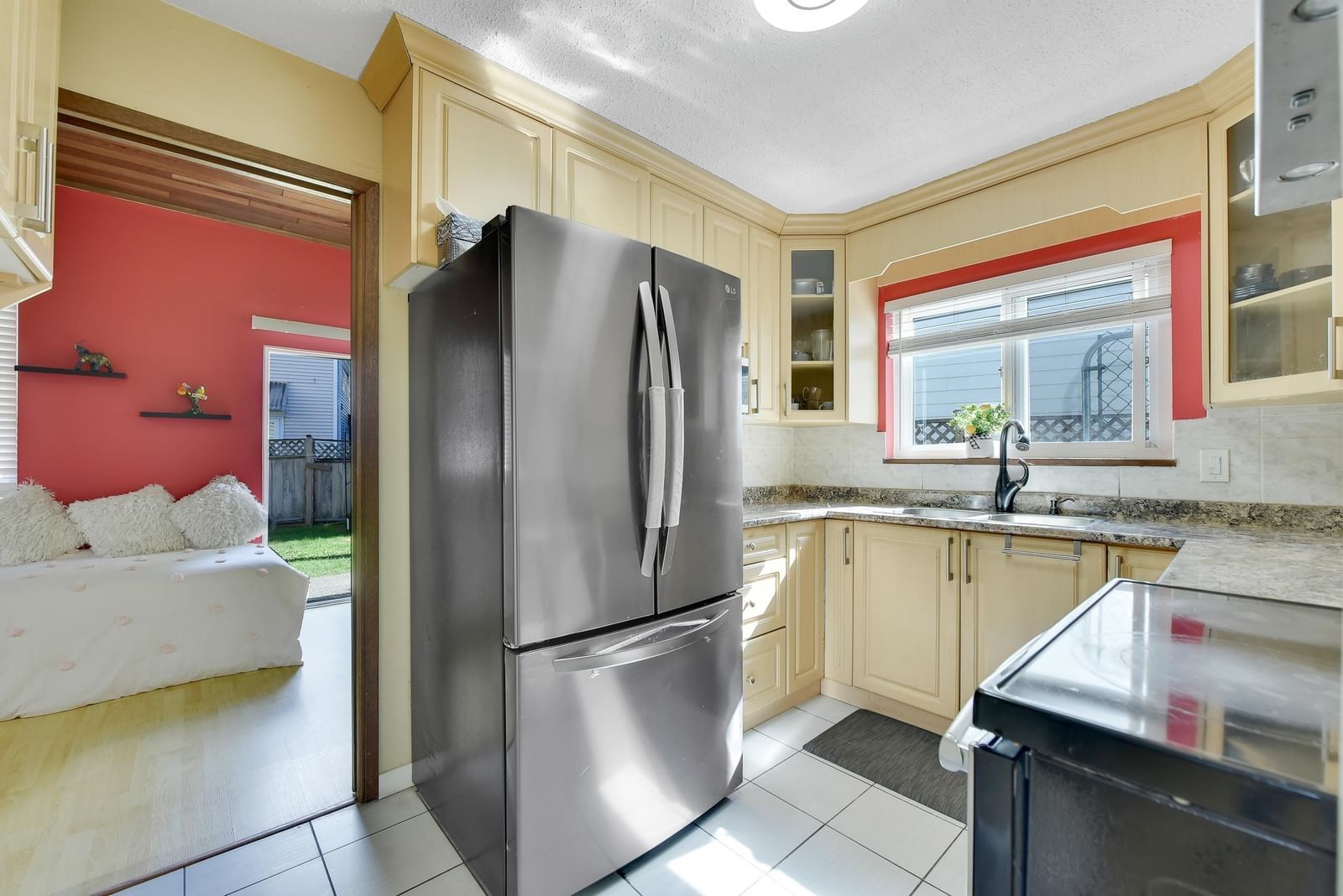 Listing Image 12