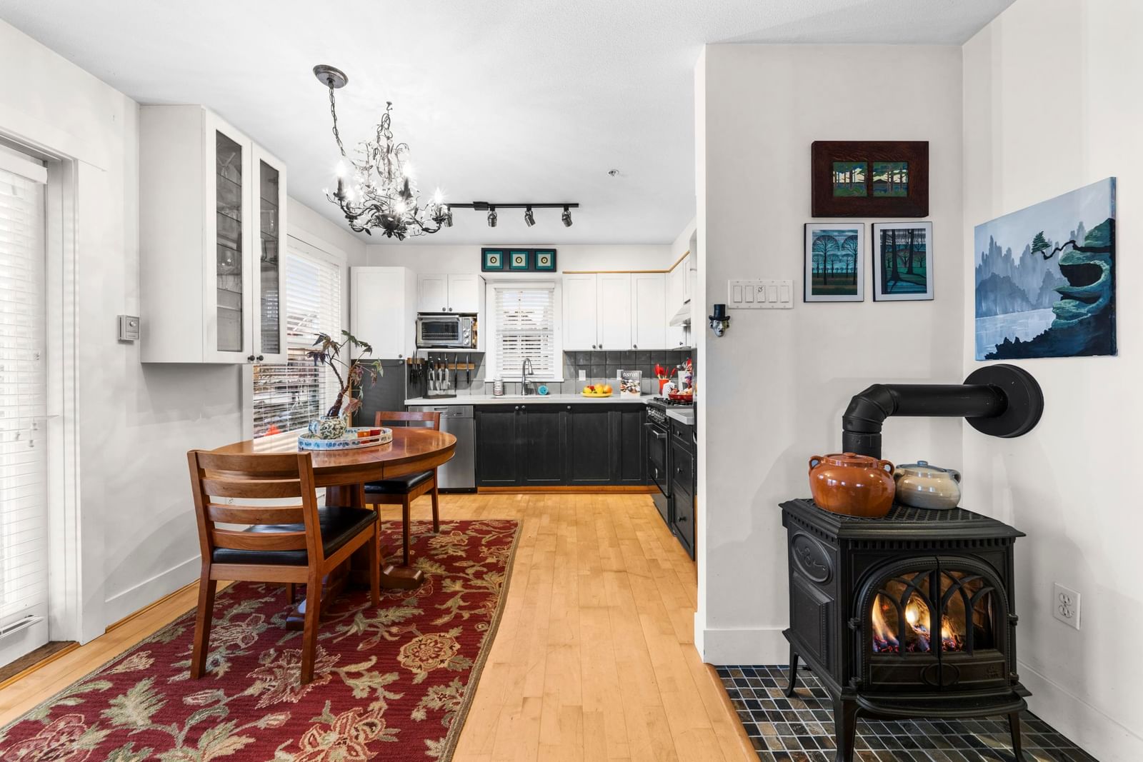 Listing Image 12