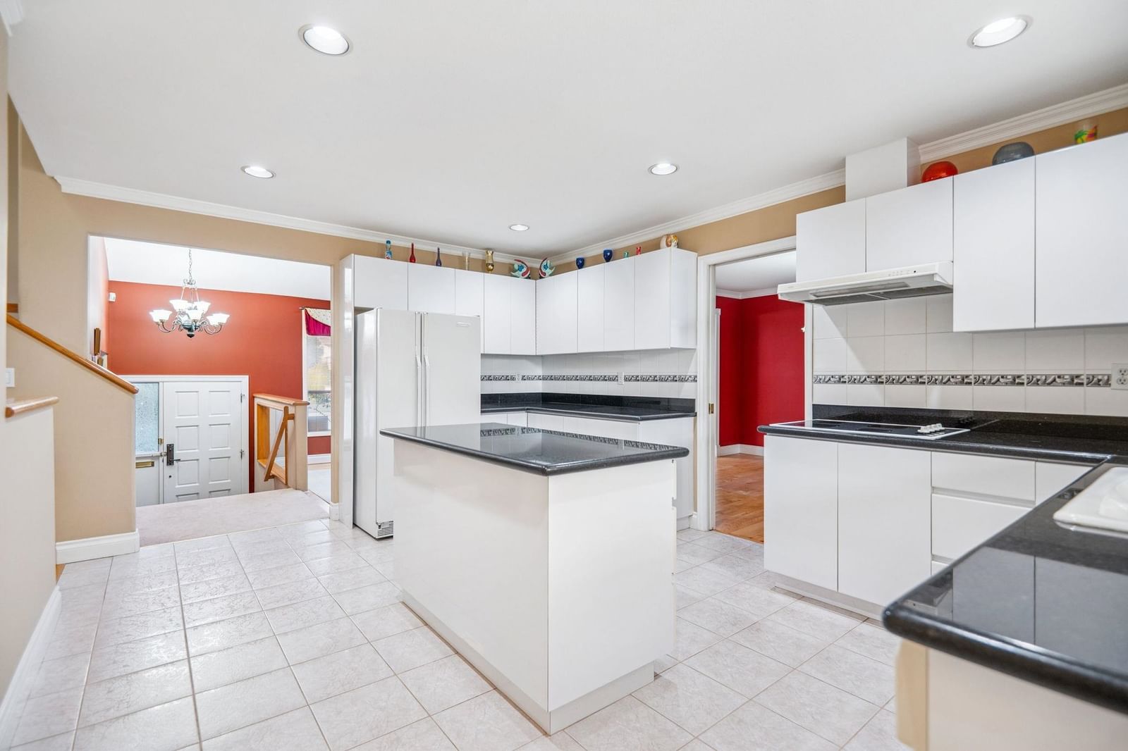 Listing Image 11