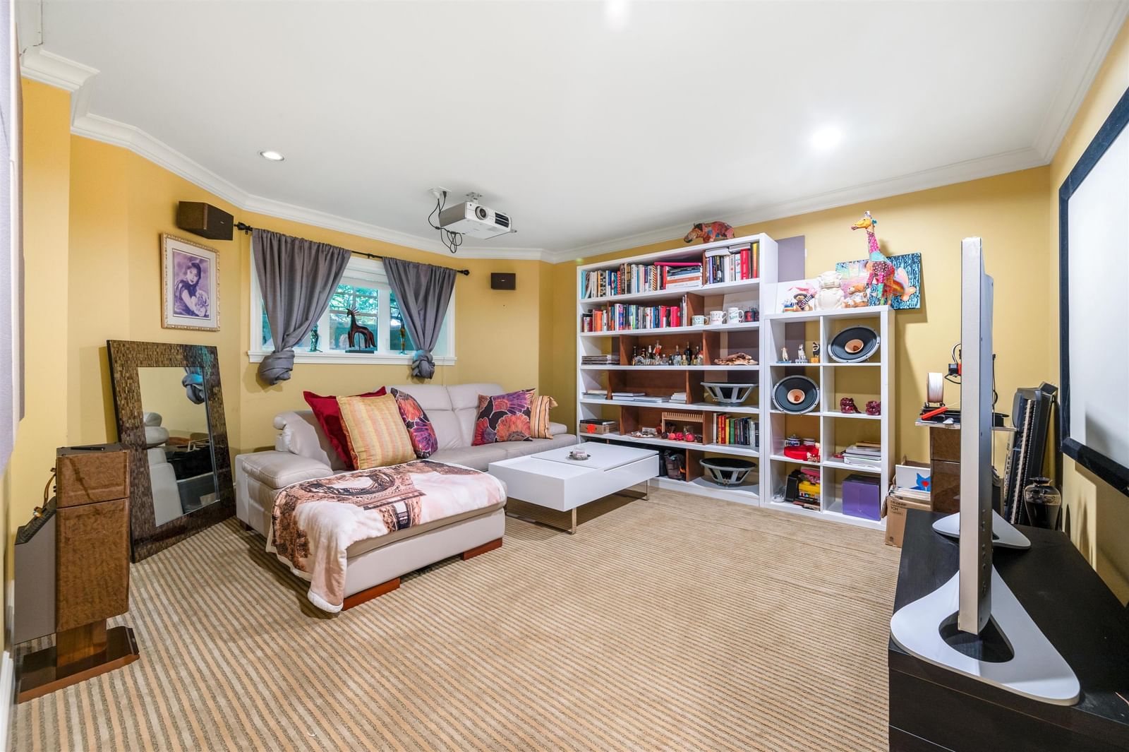 Listing Image 19