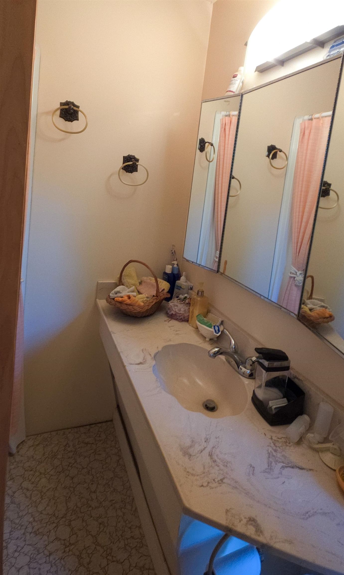 Listing Image 17