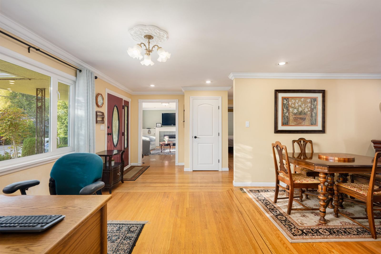 Listing Image 11
