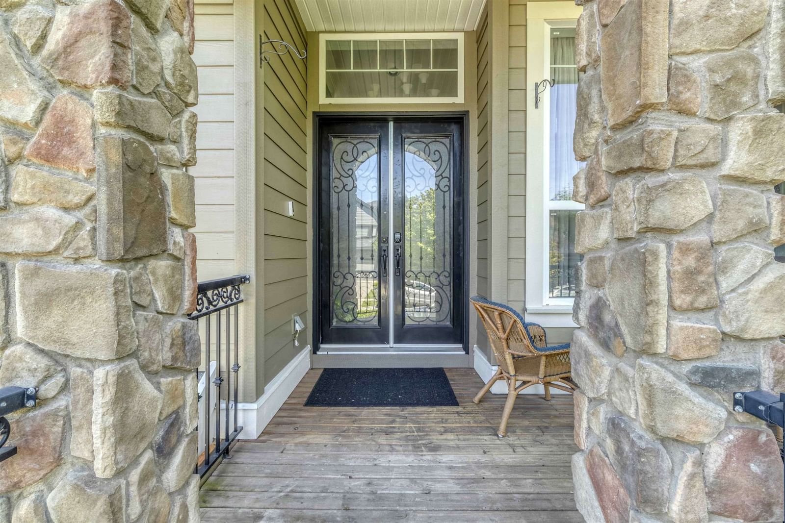 Listing Image 6