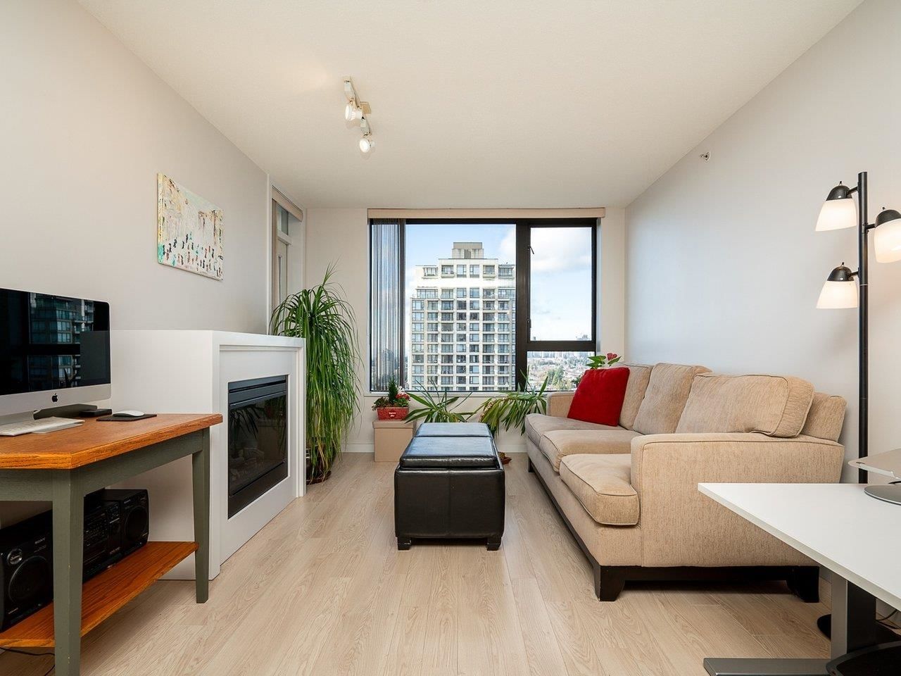 Listing Image 9