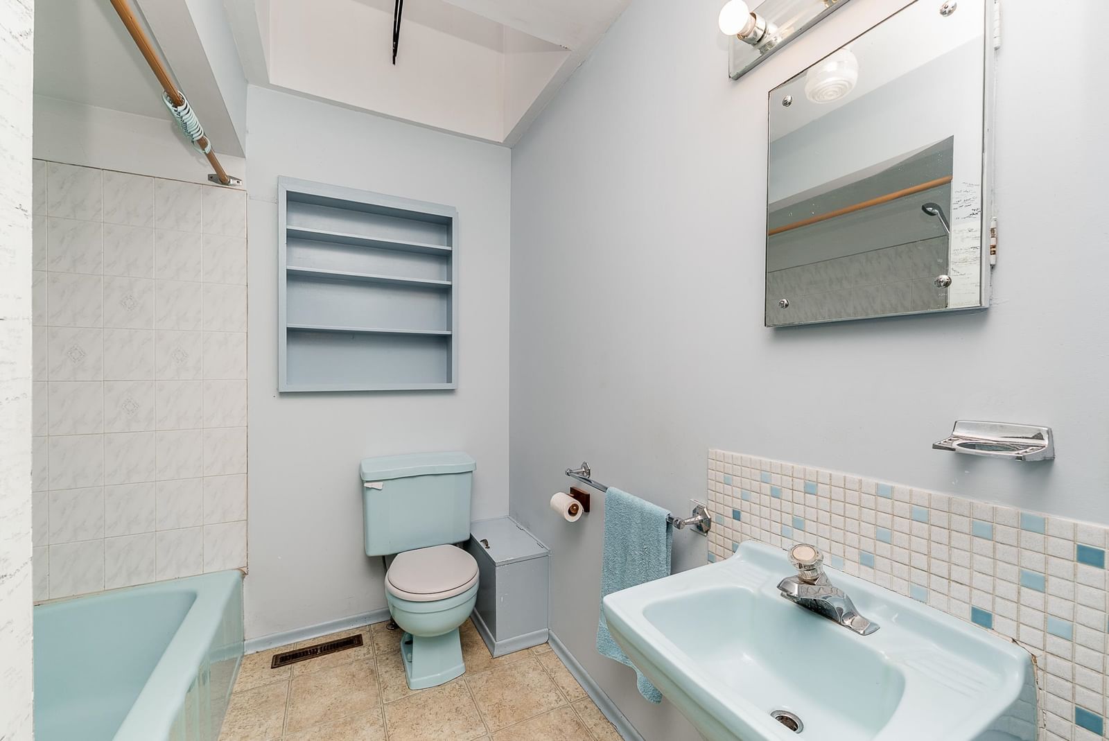 Listing Image 14