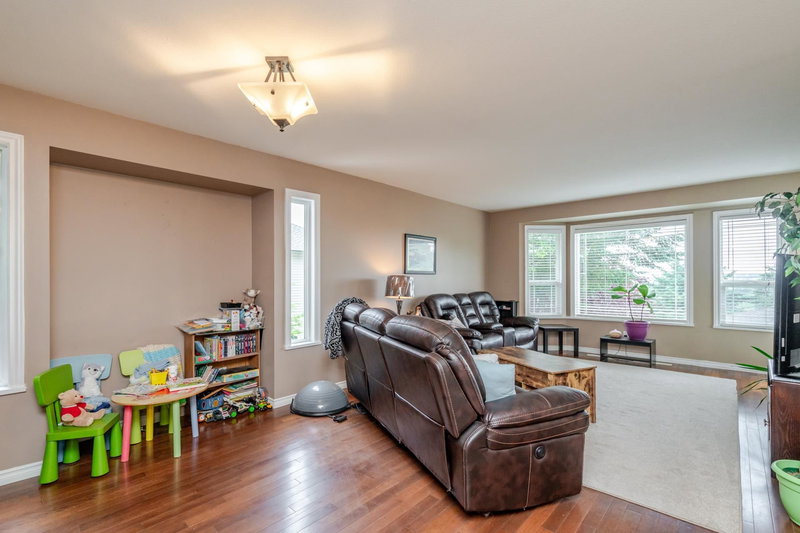35543 Dina Place, Abbotsford, V3G 1L7 | Image 3