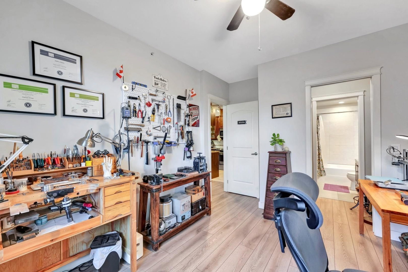 Listing Image 11