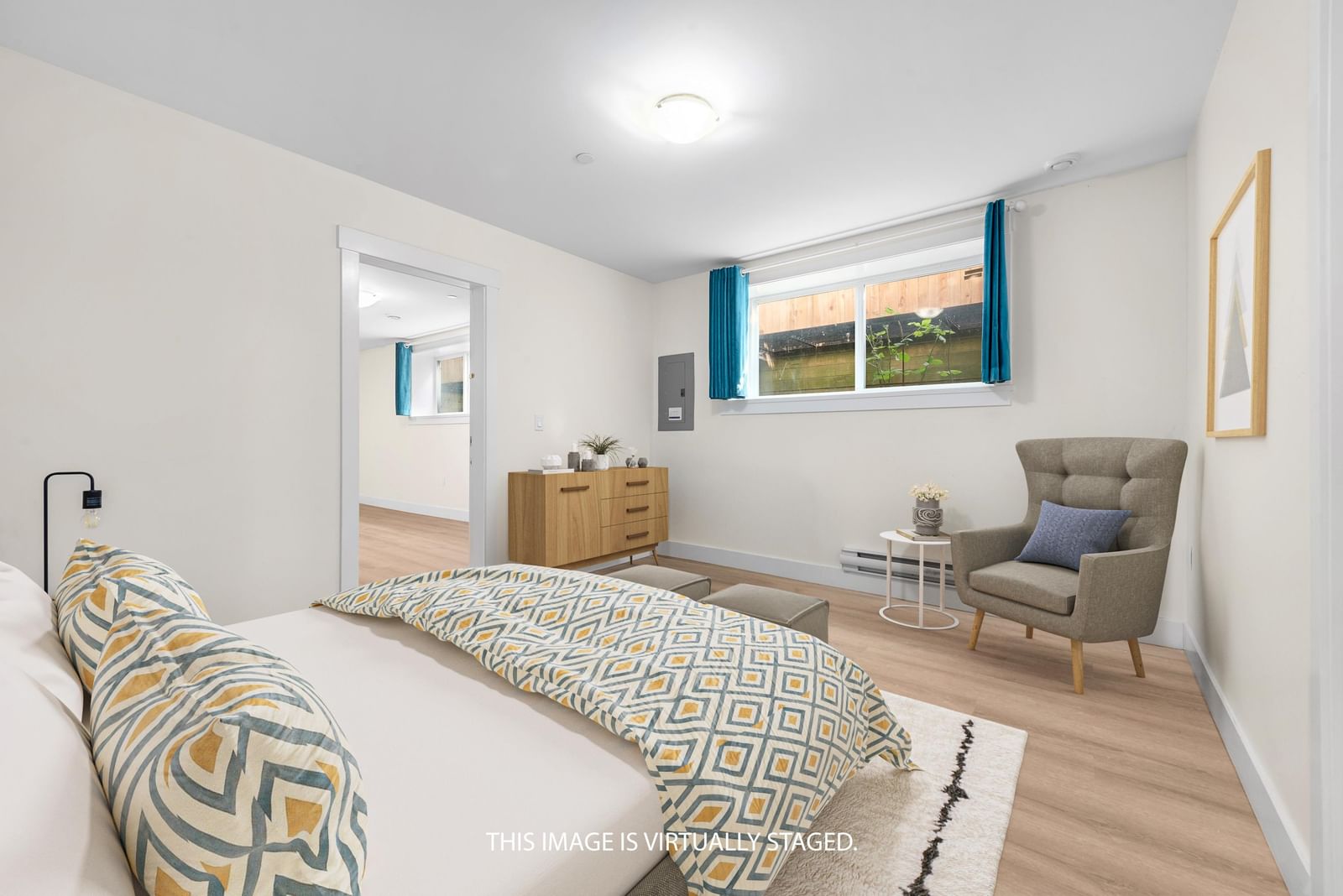 Listing Image 9