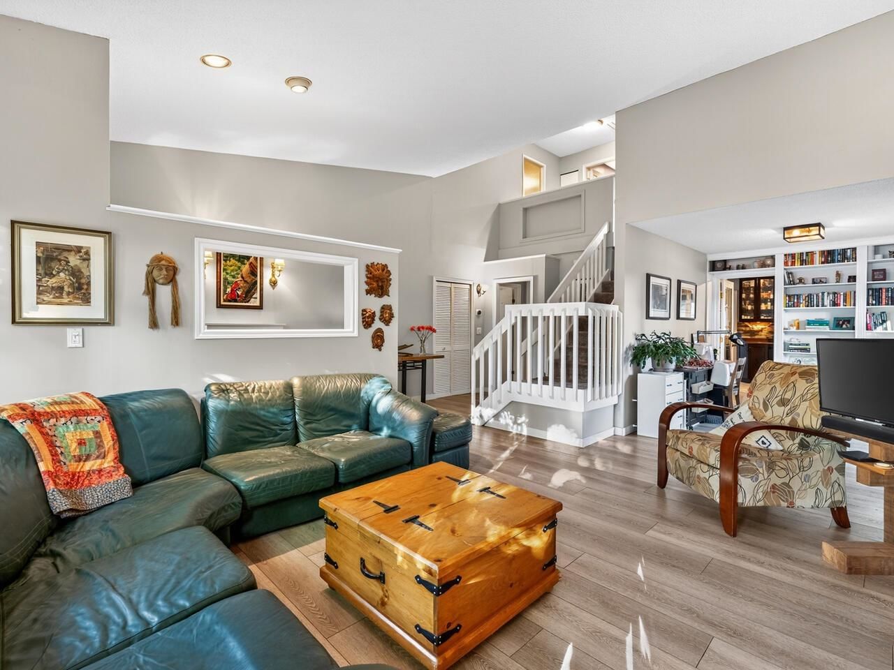 Listing Image 14