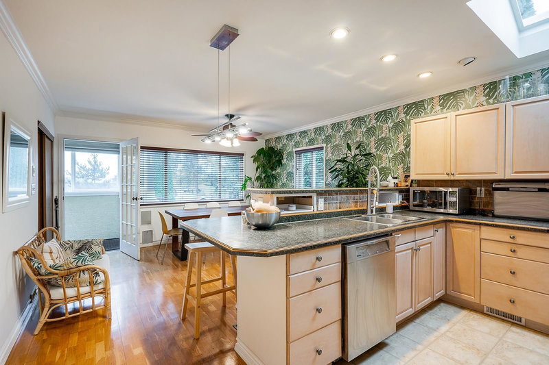 430 Garrett Street, New Westminster, V3L 3S2 | Image 3