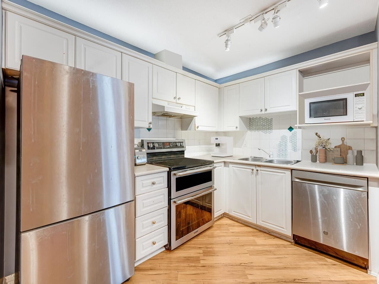 Listing Image 13